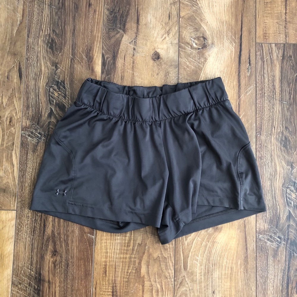 UNDER ARMOUR SHORTS!!  Like new ❤️